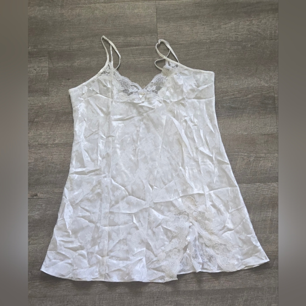 Best United Garment Co. Lingerie Vintage 90s Floral Lace Chemise size Large